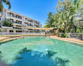 Coral Coast Resort Apartment - Palm Cove - Pool