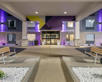 Spark by Hilton La Crosse Onalaska - Onalaska - Building