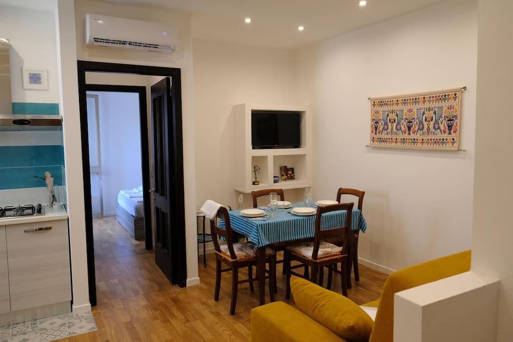Comfortable Apartment Less Than 10 'from Poetto - كاغلياري - غرفة طعام
