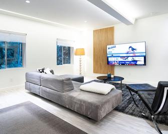 Modern Loft with Park Like Setting View - Kirkland - Living room