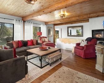 White Moon Ranch with Panorama River Views - Rifle - Obývací pokoj