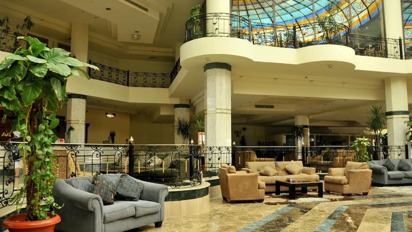 Grand Oasis Resort