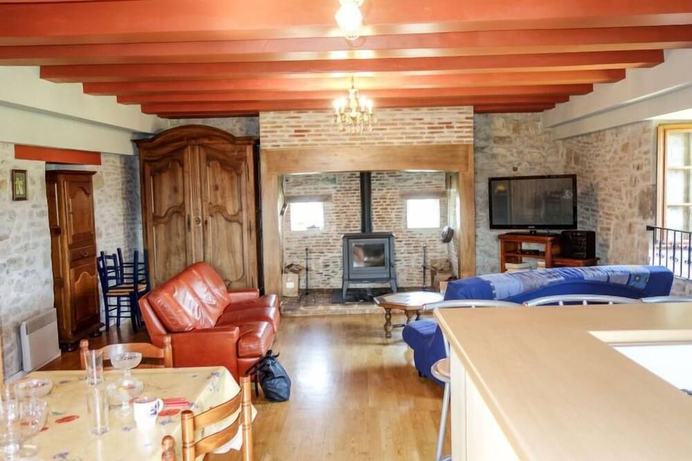 Holiday Home Maison Bonneval Chapelle Aux Saints - Beaulieu-sur-Dordogne - Huiskamer