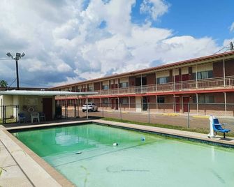 Pen Ann by Capital O Pharr-Mcallen Tx - Pharr - Zwembad