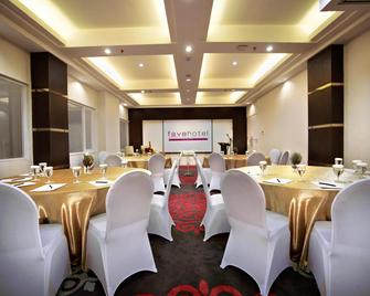 Favehotel Panakkukang Makassar - Makassar - Αίθουσα συνεδριάσεων