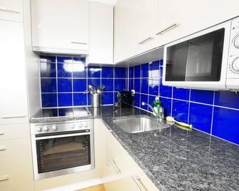 Hitrental Oerlikon Apartments - Zurich - Kitchen
