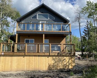 Payne Lake Wilderness Huts - Hotel Unit - Mountain View - Building