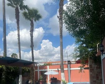 Hotel Plaza California - Reynosa - Piscina