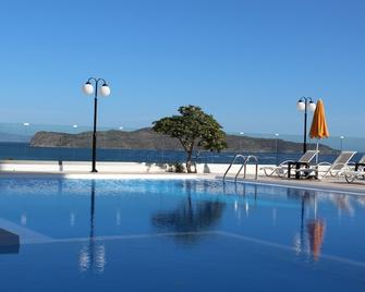 頂級飯店 - 斯塔羅斯 - 游泳池