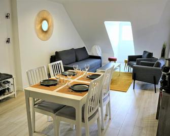 Appartements Up & Down by Beds76 - Rouen - Dining room
