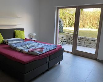 Room up to 4 people with bathroom and terrace just before Cologne / Messe - Rösrath - Schlafzimmer