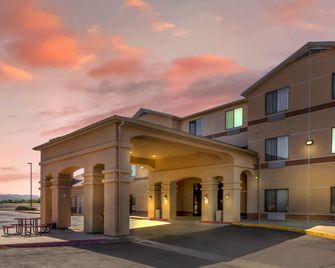 Comfort Inn & Suites Socorro - Socorro - Edificio