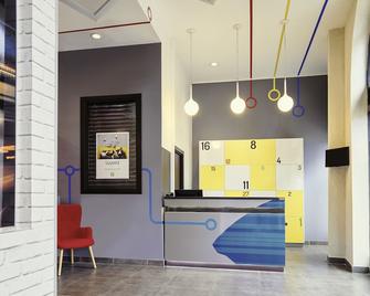 ibis Styles Marseille Gare Saint-Charles - Marseille - Front desk