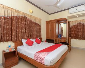 Oyo 6178 Hotel Nstar Heritage - Tiruppur - Schlafzimmer