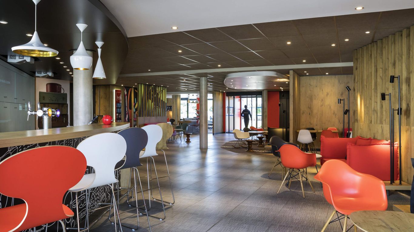 إيبيس سانت كونتن إن إيفلينز فيلودروم