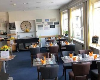 Hotel Peterchens Mondfahrt - פולדה - מסעדה