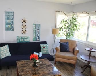 Pebble Beach House Gibson's BC - Gibsons - Sala de estar