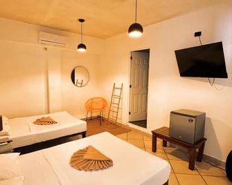 3B| Wellness Hostel - Playa del Carmen - Bedroom