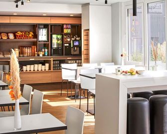 B&B Hotel Würzburg - Wurzburg - Bar