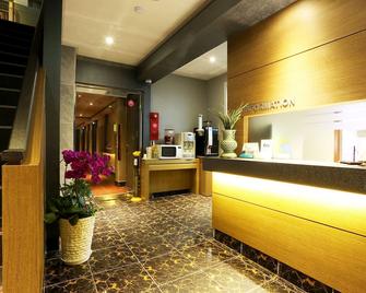 Shine Hotel - Seoul - Front desk