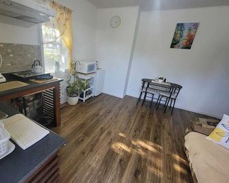 Bright apartment close to hwy - Edmundston - Küche