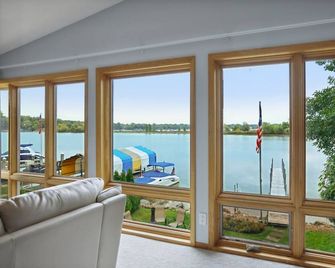 Only House For Rent On Wayzata Bay - Completely Remodeled - 5 Bdr 4 Bath 6 Tvs - Wayzata - Balcón