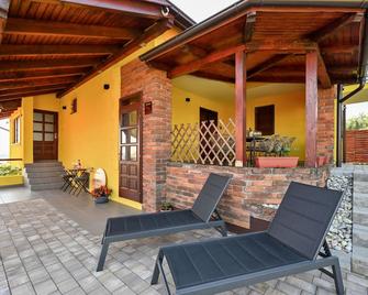 Stunning home in Sedlarica with Sauna, 3 Bedrooms and WiFi - Pitomača - Patio
