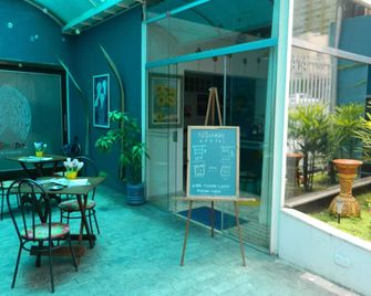 Nomade In Arte e Hostel São Paulo - סאו פאולו - פטיו