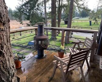 The Nest at Left Foot Farm. - Eatonville - Balcony