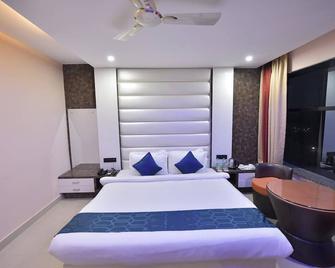 Hotel Himalaya - Bongaigaon - Bedroom