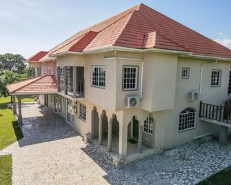 Champagne Villa - Whitehouse - Edificio