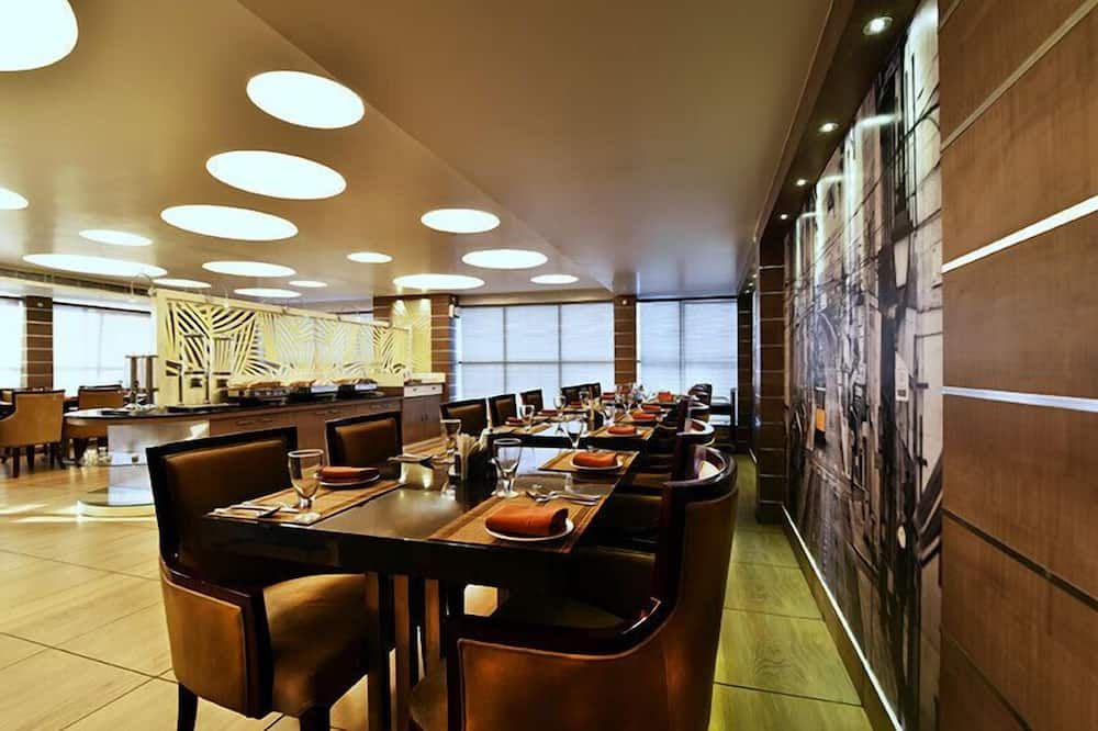 هوتل كاما إنترناشونال - جوراخبور - مطعم