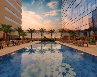 Holiday Suites Al Azizia - Mecca - Pool