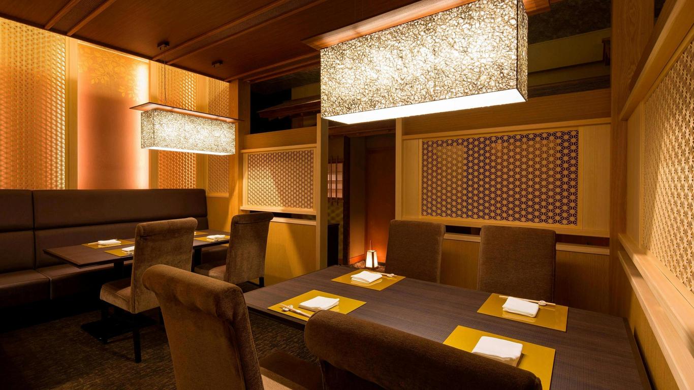 Kobe Bay Sheraton Hotel & Towers