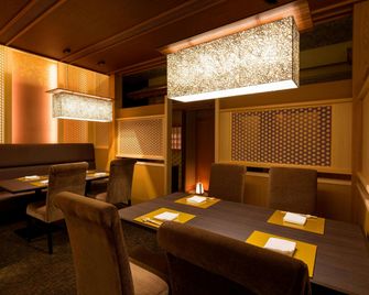 Kobe Bay Sheraton Hotel & Towers - קובה - מסעדה