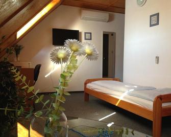 Penzion Holiday - Trnava - Habitación