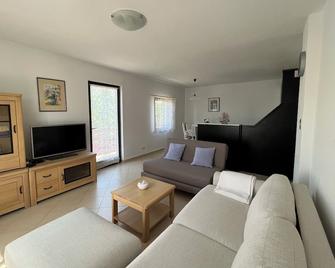 Apartments Mikulic in Liznjan - Liznjan - Wohnzimmer