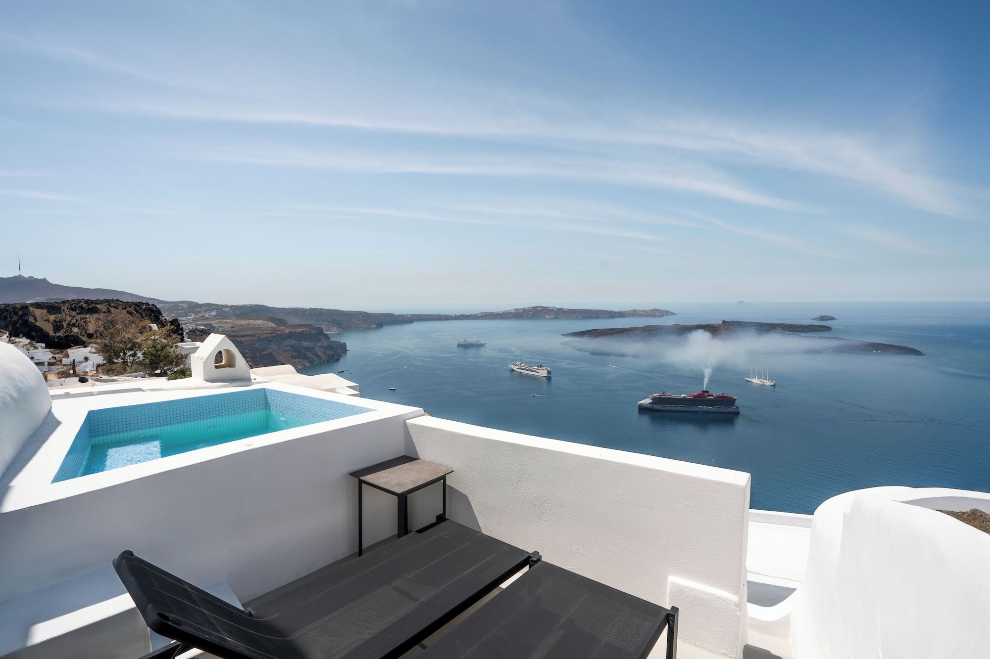 Aqua Luxury Suites Santorini
