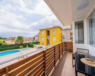 Albir Experience - L'Alfàs del Pi - Parveke