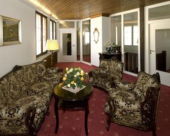 Hotel Linde - Donaueschingen - Wohnzimmer