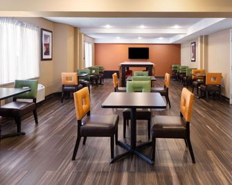 Baymont by Wyndham Newark I-95 at University of Delaware - Newark - Restaurant