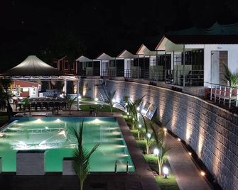 The Nihal Resort - Mahabaleshwar - Bể bơi