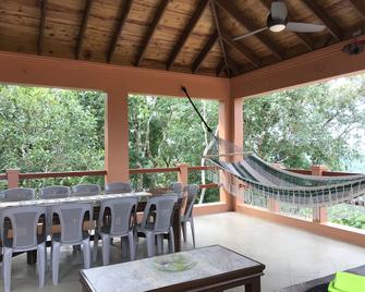 Villa Cayo - San Ignacio - Balkon