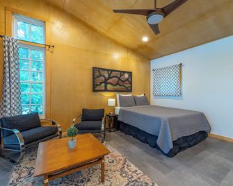 Nordic Eco Cottage - 1 Acre property & walk to Black Mountain - Black Mountain - Bedroom