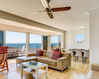 Penzance Gerroa Beachfront To Shelley Beach And 4pm Check Out Sundays - Gerringong - Living room