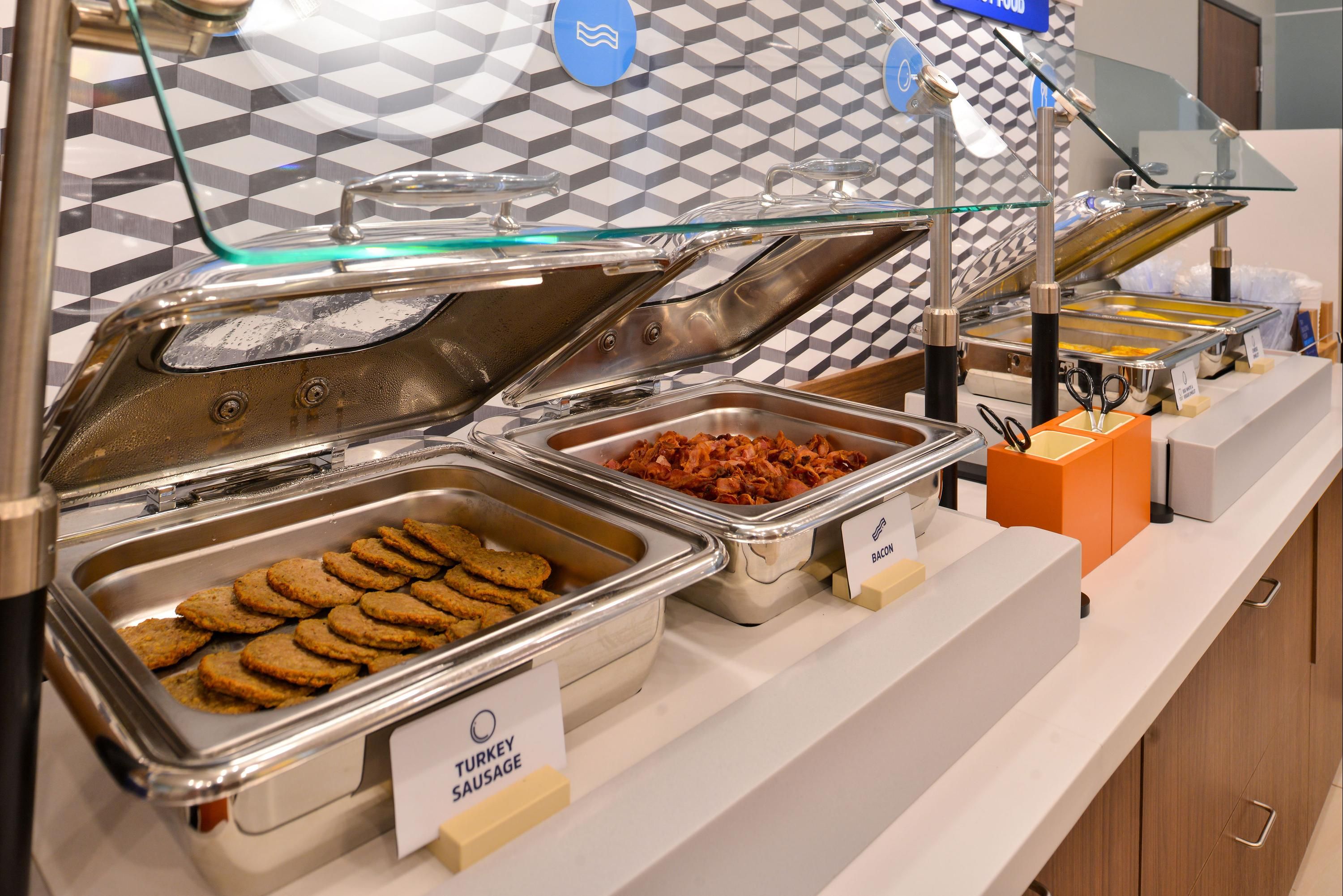 Holiday Inn Express Canton - Potsdam By IHG - Canton - Buffet
