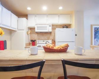 Sun Valley Condo #101-Hot Tub, Pool, Spa, Common Area With Game Room, 10 minute Walk to Town & Lifts - Ketchum - Kitchen