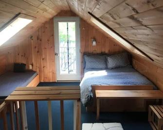 Oceanfront lodge with all the amenities for a family vacation - Ellsworth - Habitación