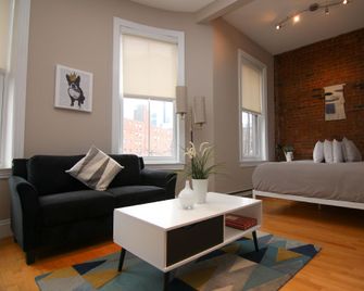 Maverick Suites at 402 Columbus Ave - Boston - Living room