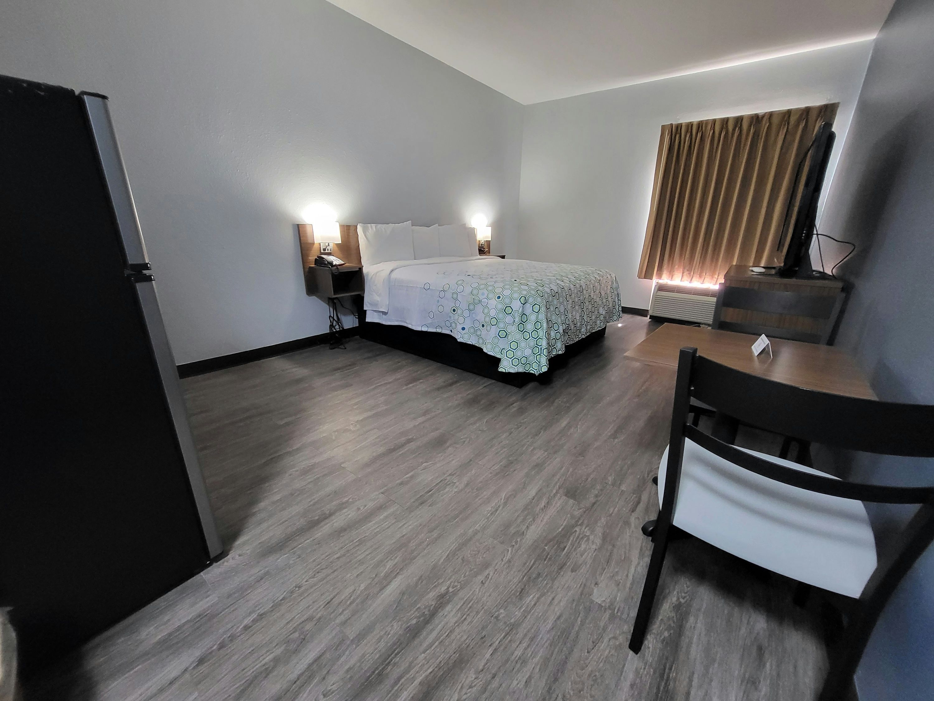 Hometowne Studios by Red Roof Prattville - Prattville - Soveværelse